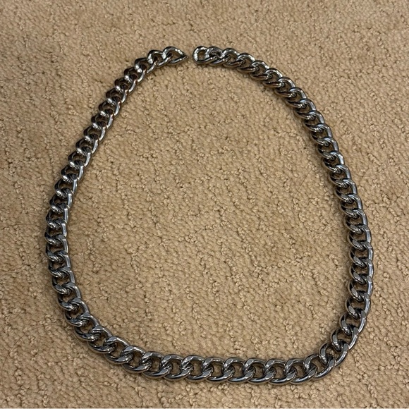Silver Chain - Picture 2 of 4